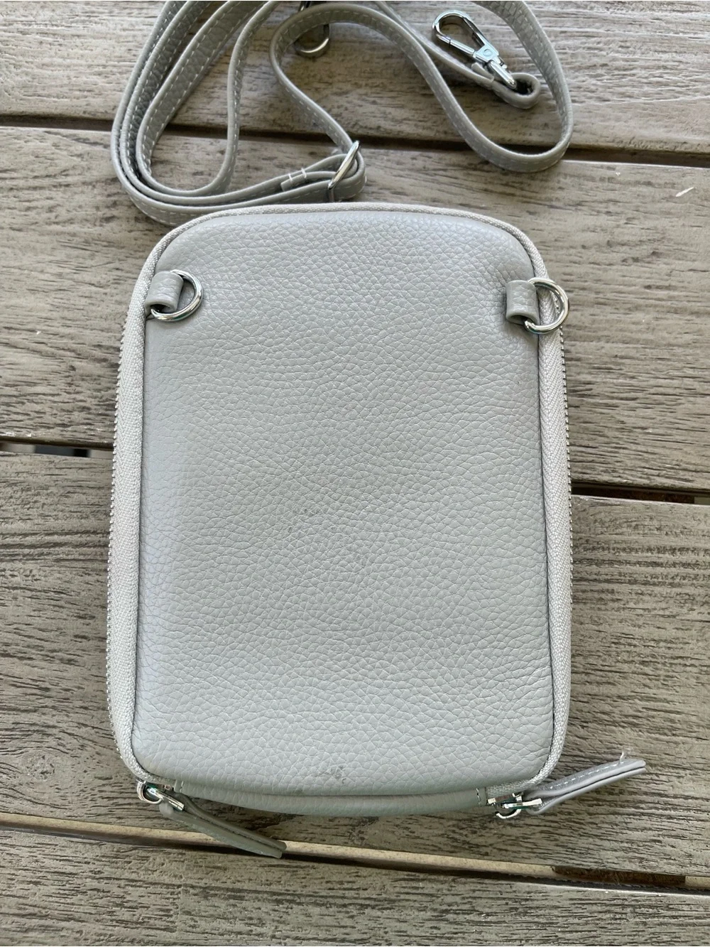 Befen Small Pebbled Leather Organizer Crossbody Smartphone Bag in Light Gray